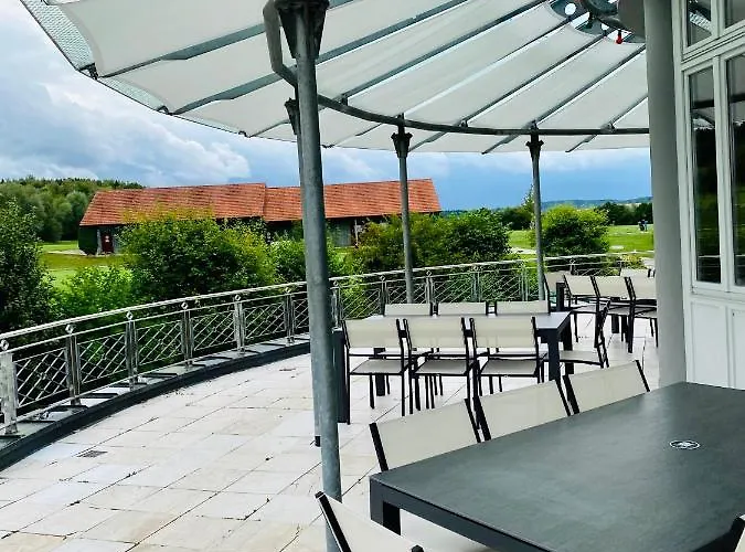 Otel Giani / Golfplatz Deutenhof 3*